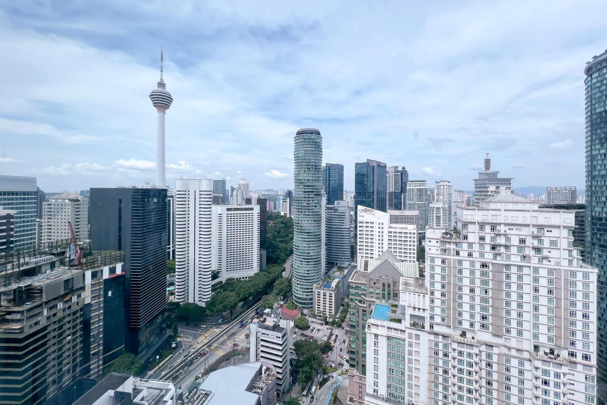 Soho Suites Klcc By Guesthouse Kuala Lumpur Exterior photo